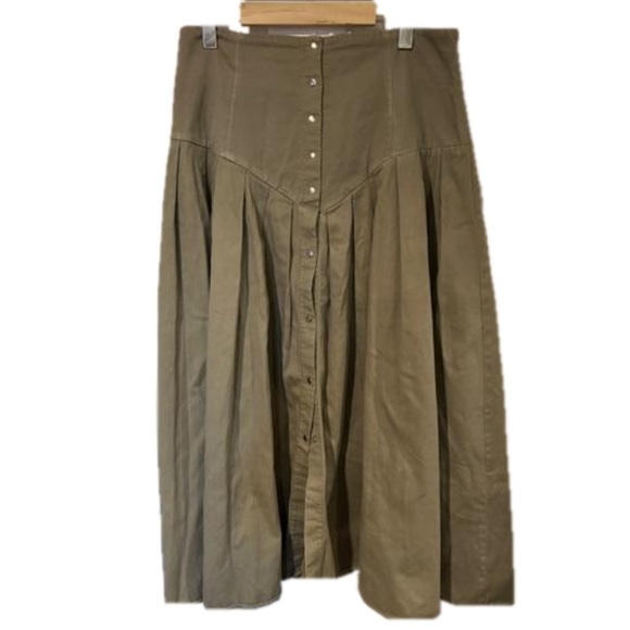 Club Prive Dresses & Skirts - Vintage Club Prive cotton skirt, snap front size 8